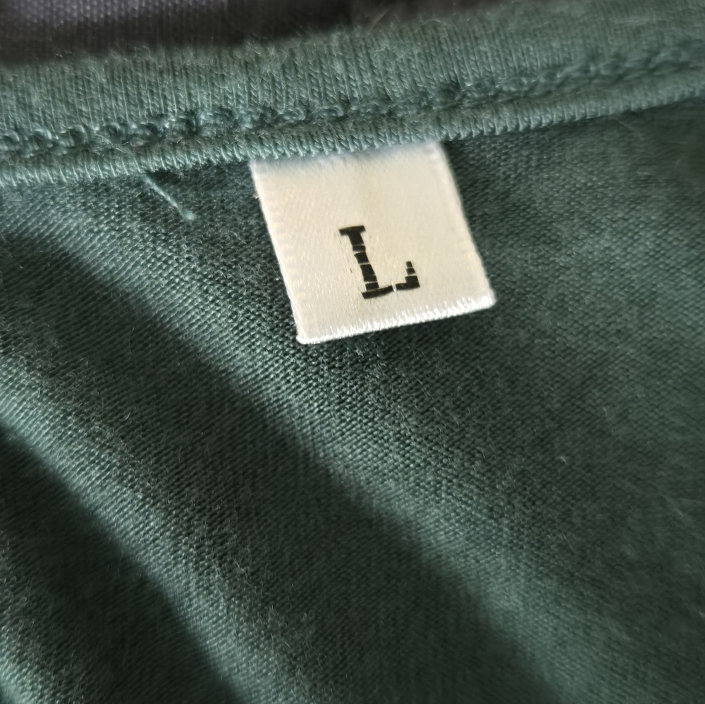 Sleeveless Pleated Tank Top - Emerald Green - Picture 2 of 5